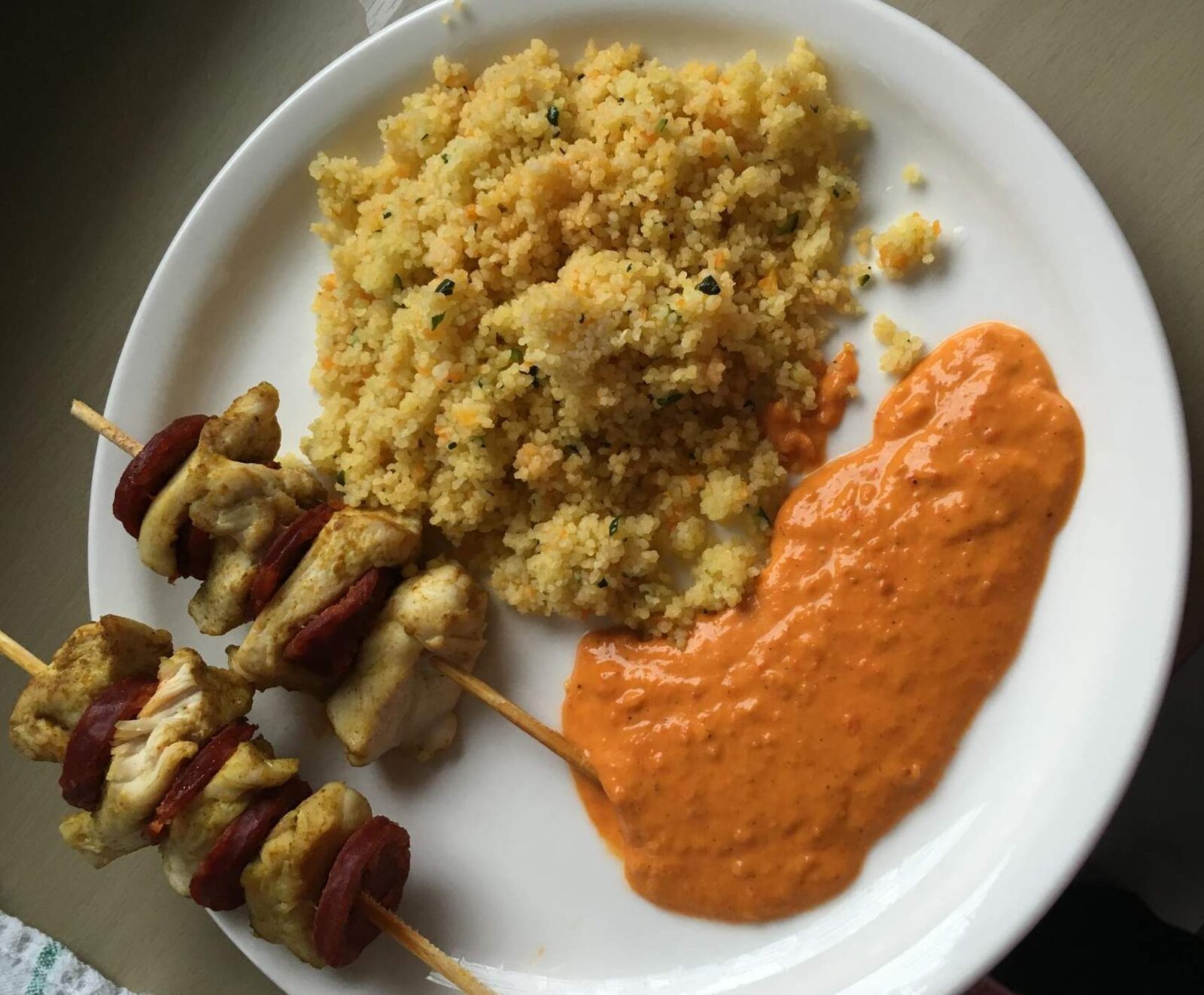 semoule en carotte courgette et poulet curry et chorizo