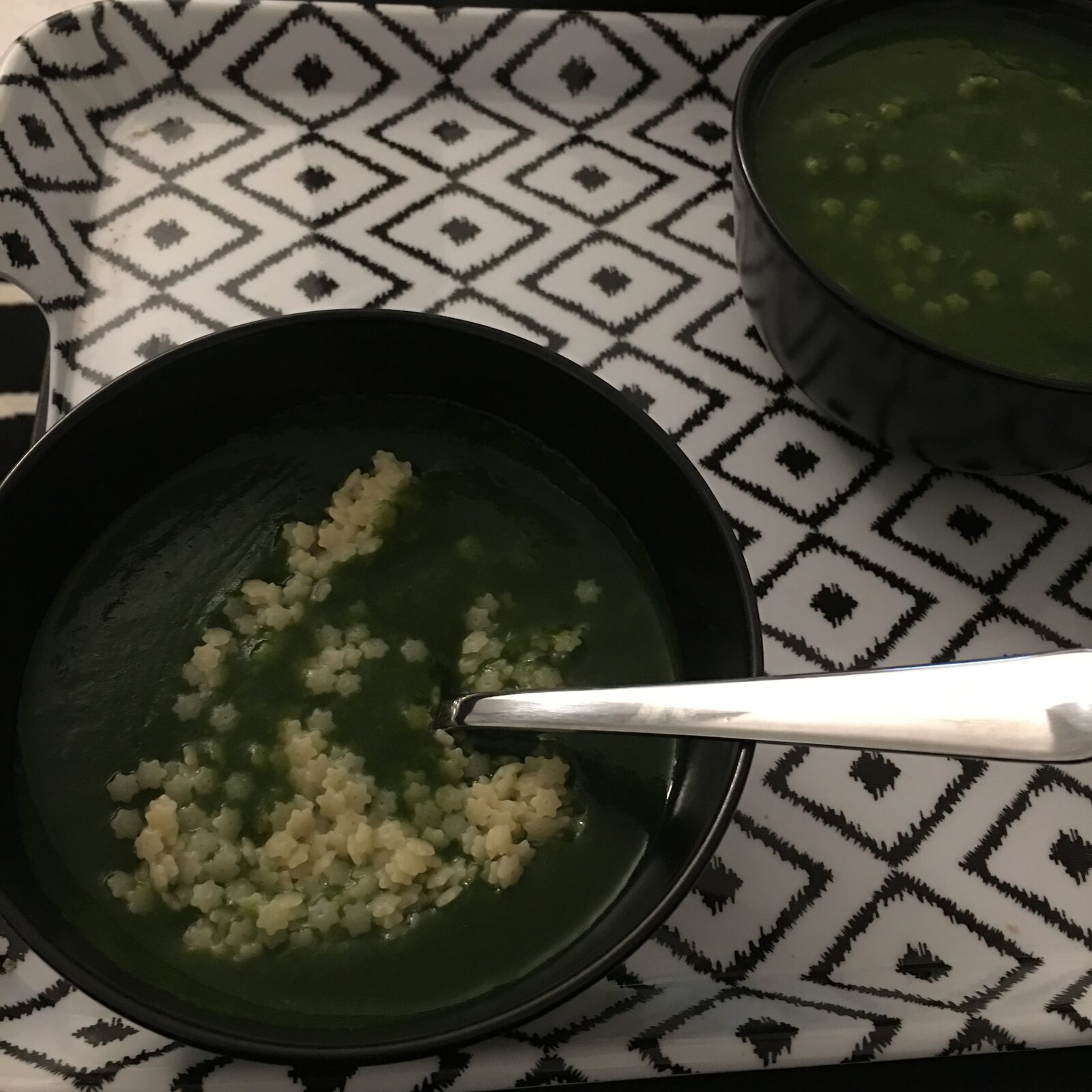 Soupe aux épinards et aux courgettes