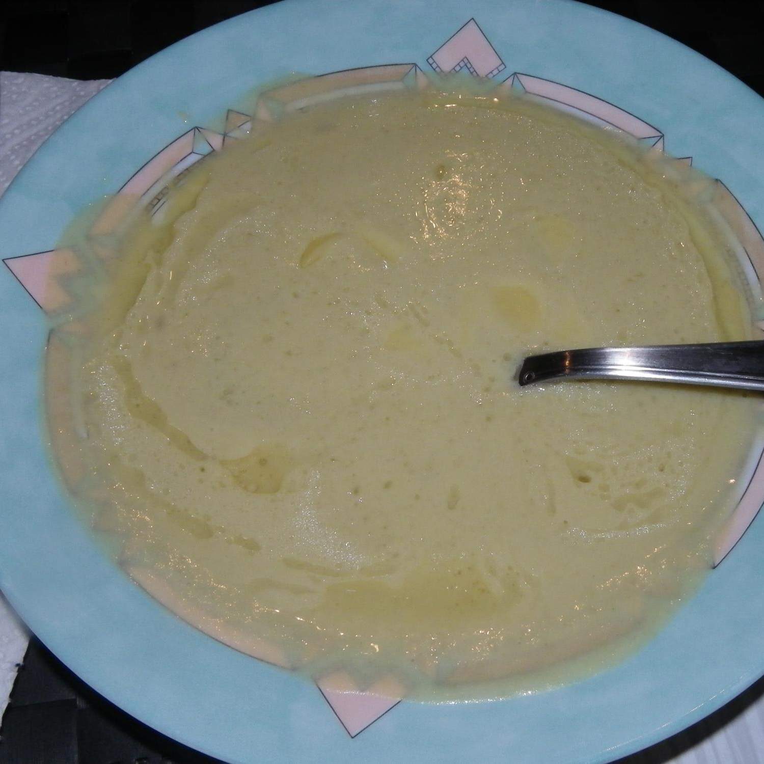 Soupe de pomme de terre au conté et huile de noix