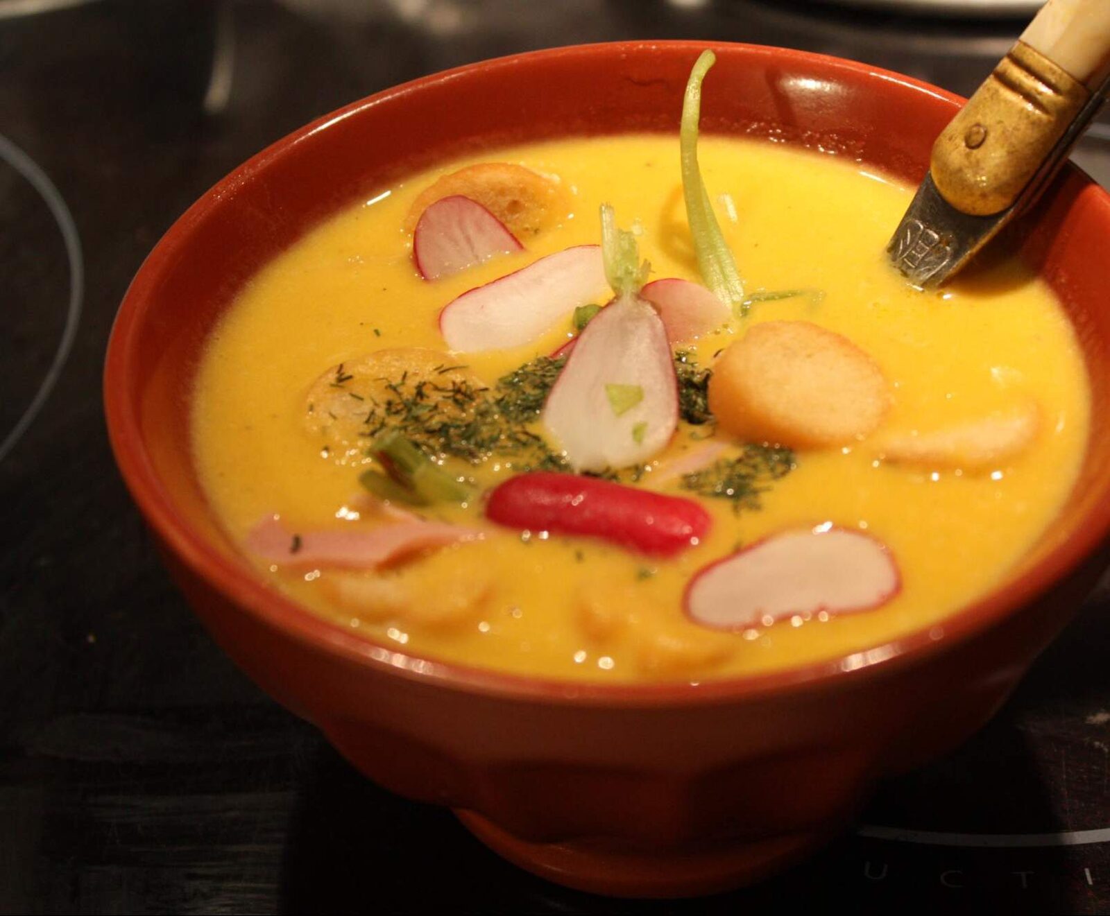 Soupe de radis à l'aneth