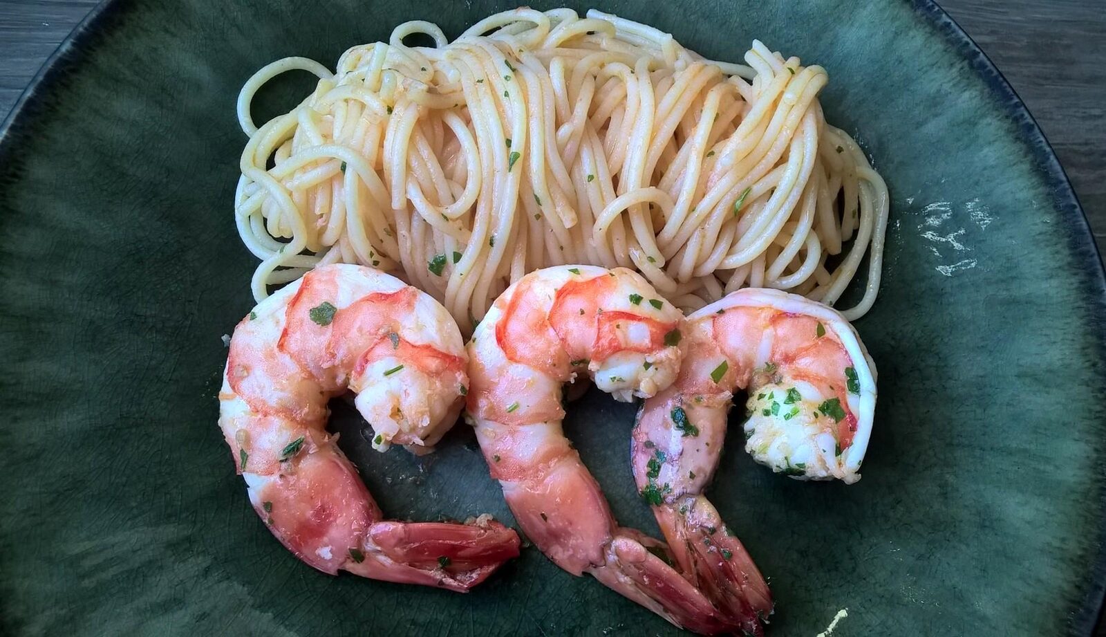 Spaghetti aux crevettes et à l'ail