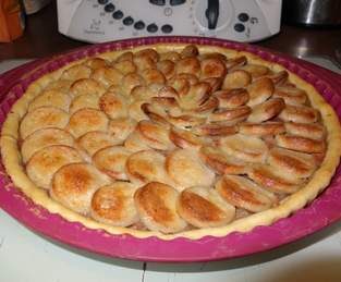 Tarte au boudin blanc, compotée d'oignons et de pomme