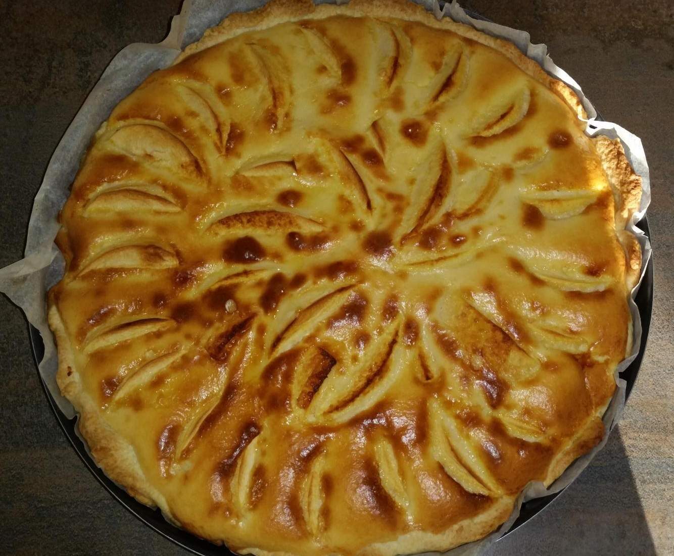 Tarte aux pommes normande