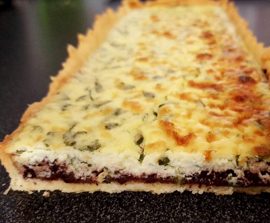 Tarte ricotta, basilic, tapenade