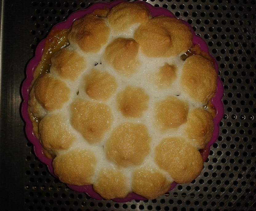 TARTELETTES à la rhubarbe meringuée