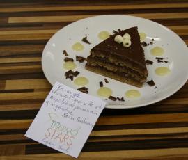 Triangles chocolat-noisette et compotée de poires au gingembre