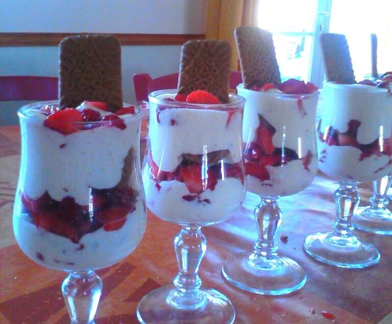 Variante de Tiramisu fraise/spéculos/mousse chocolat blanc.