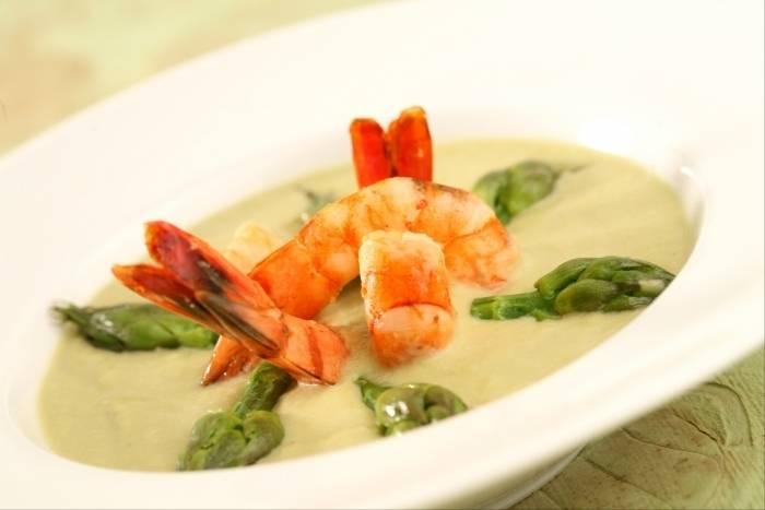 Velouté d'asperges aux crevettes