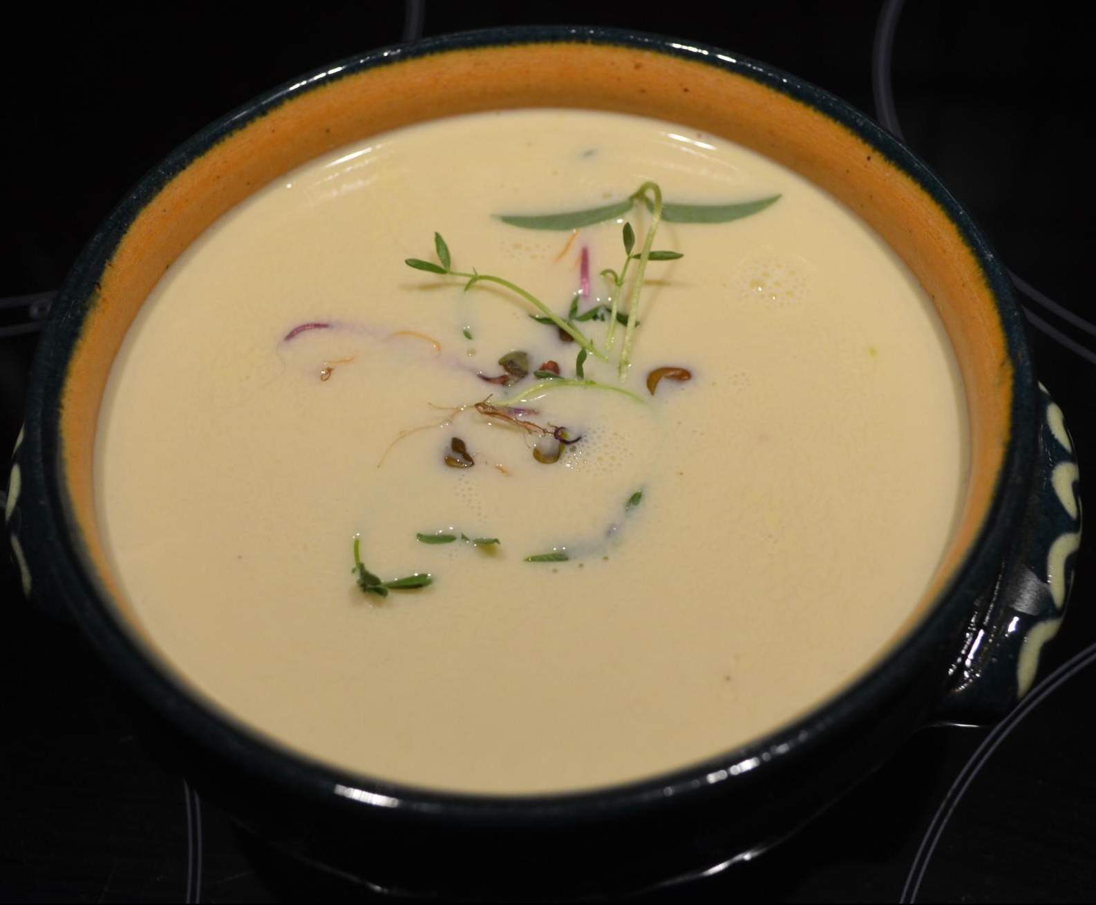 Velouté de pelures d'asperges