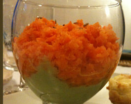 Verrine aux copeaux de carottes sur sa crème d'avocat