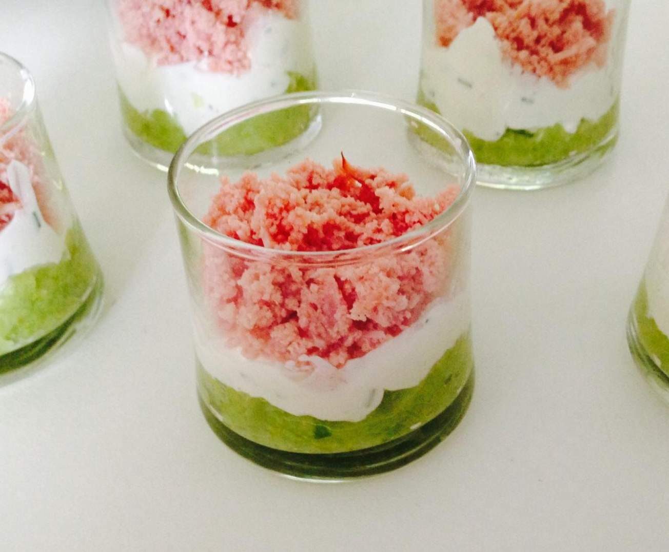 Verrine de concombre au jambon et à la crème