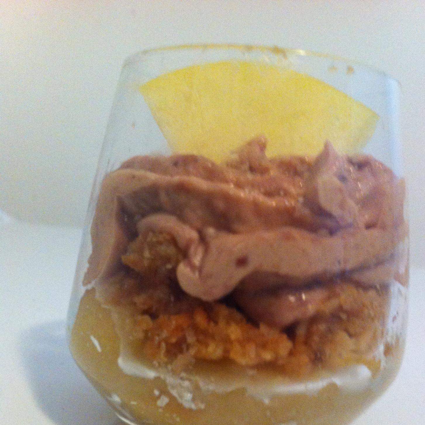 Verrine de foie gras, pomme, croustillant pain d'épices