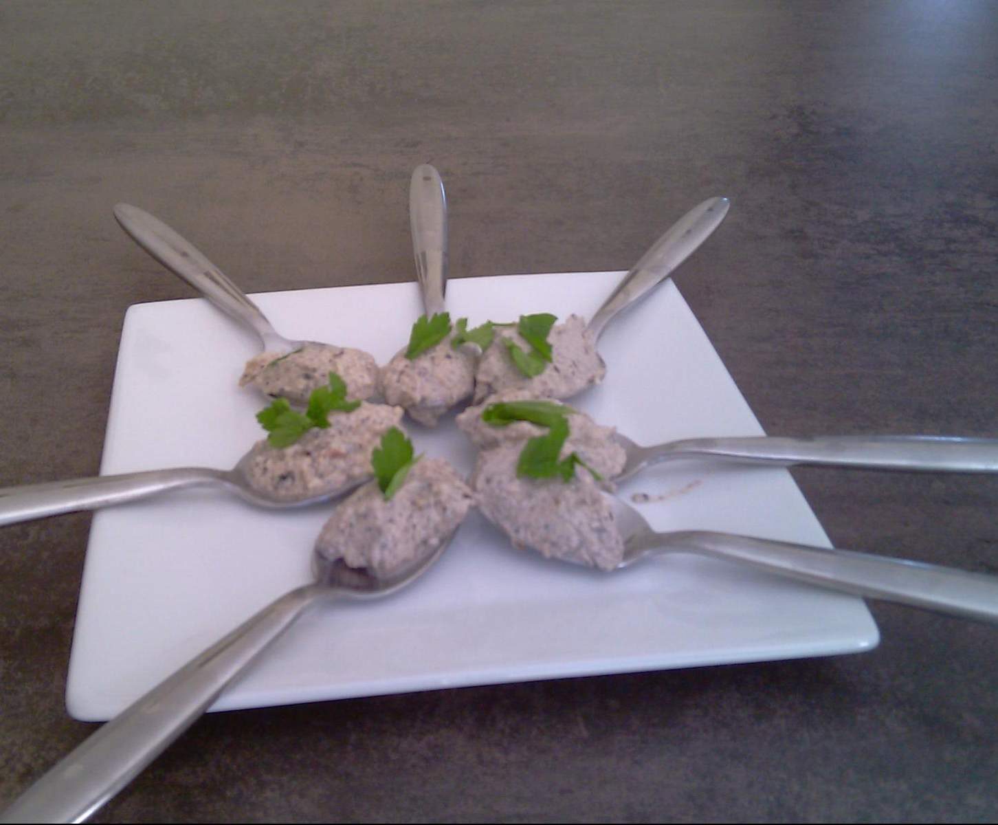 Verrines ou cuillères apéritives aux champignons et au jambon